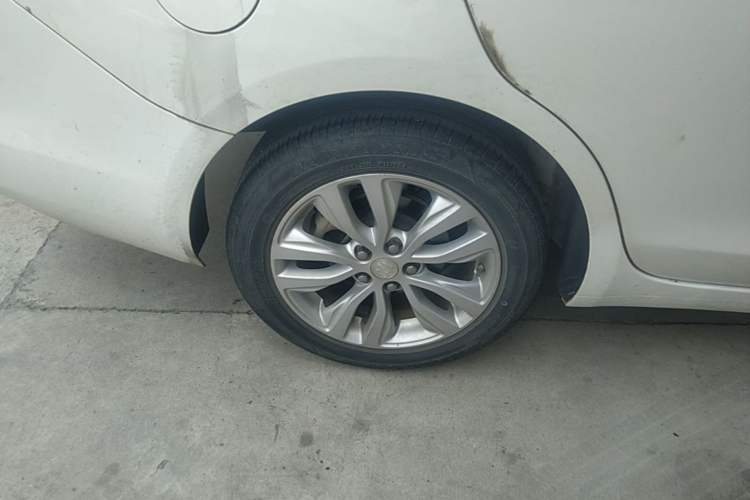 Used Buick GT 2021 Revised Version Flagship 1.5L Automatic Elite Edition Right Rear Wheel Hub