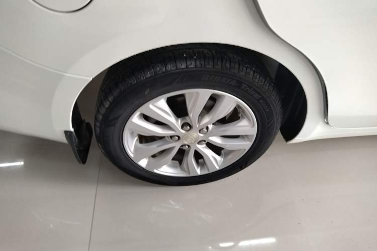 Used Buick GT 2021 Revised Version Flagship 1.5L Automatic Elite Edition Right Rear Wheel Hub
