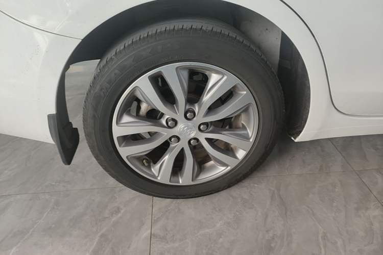 Used Buick GT 2021 1.3T Automatic Mild Hybrid Elite Version Right Rear Wheel Hub