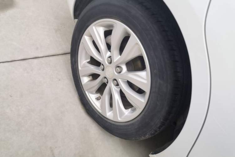 Used Buick GT 2021 Revised Version Flagship 1.5L Automatic Elite Edition Right Rear Wheel Hub