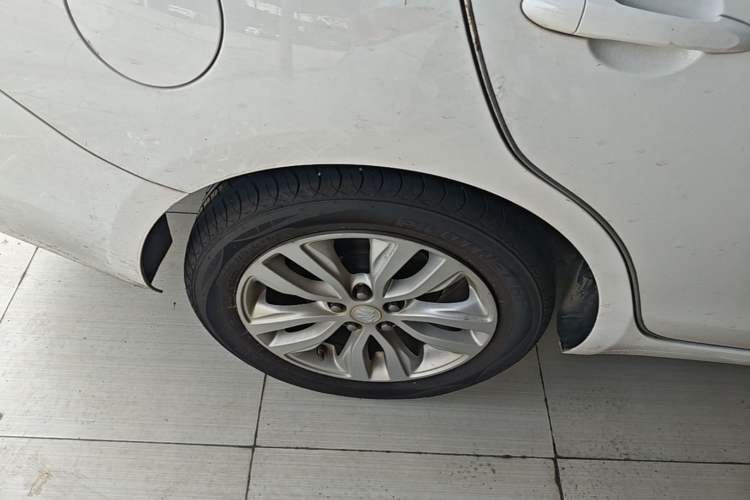 Used Buick GT 2021 Revised Version Flagship 1.5L Automatic Elite Edition Right Rear Wheel Hub