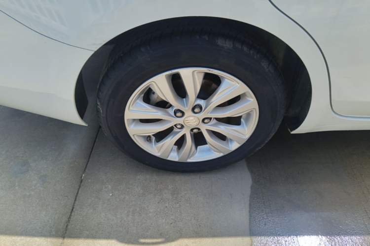 Used Buick GT 2021 Revised Version Flagship 1.5L Automatic Elite Edition Right Rear Wheel Hub