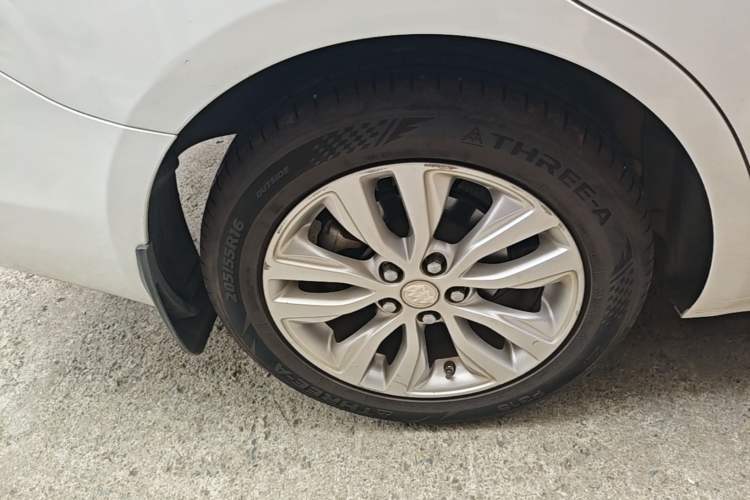Used Buick GT 2021 Exemplar 1.5L Automatic Entry-Level Trim Right Rear Wheel Hub