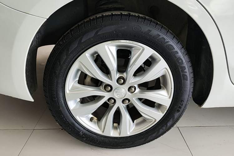 Used Buick GT 2021 Revised Version Flagship 1.5L Automatic Elite Edition Right Rear Wheel Hub