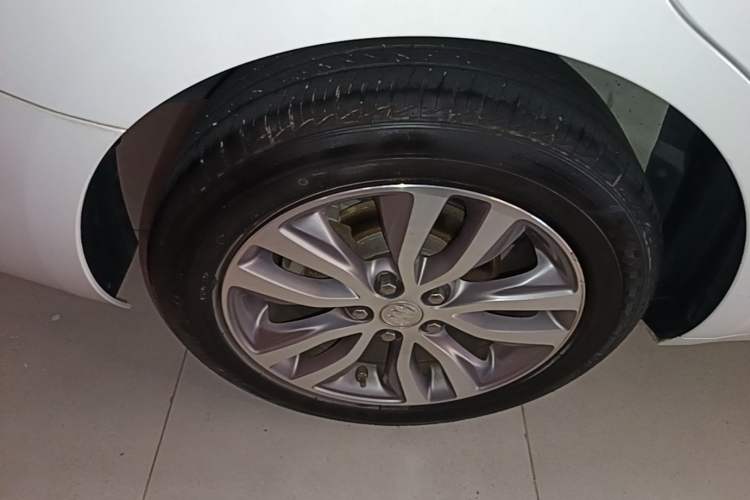 Used Buick GT 2021 Revised Version 1.3T Automatic Mild Hybrid Elite Edition Right Rear Wheel Hub