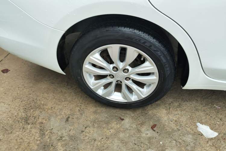 Used Buick GT 2021 Revised Version Flagship 1.5L Automatic Elite Edition Right Rear Wheel Hub