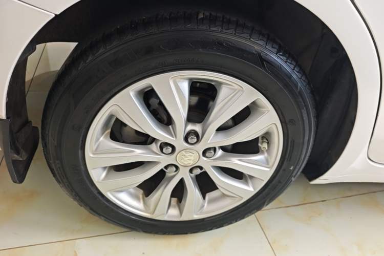 Used Buick GT 2021 Revised Version Flagship 1.5L Automatic Elite Edition Right Rear Wheel Hub