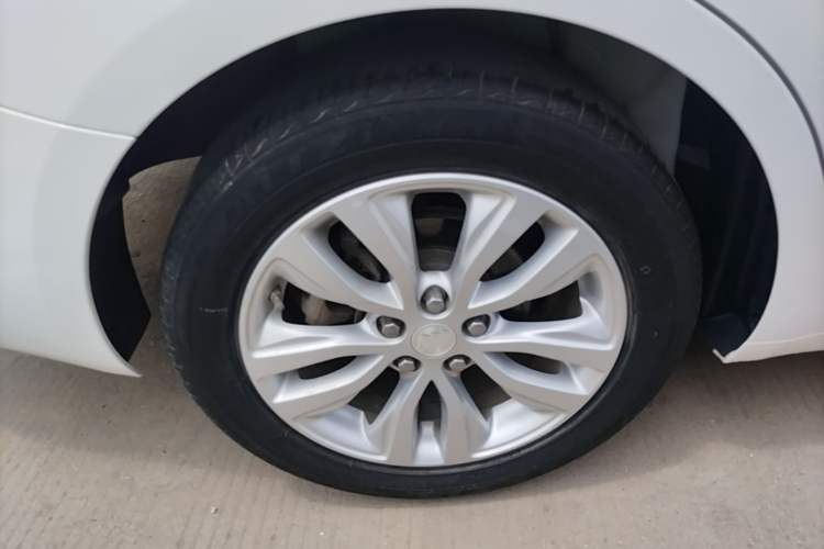 Used Buick GT 2021 Exemplar 1.5L Automatic Elite Version Right Rear Wheel Hub