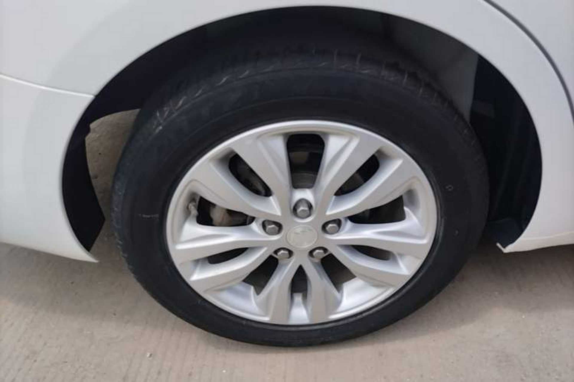 Used Buick GT 2021 Exemplar 1.5L Automatic Elite Version Right Rear Wheel Hub