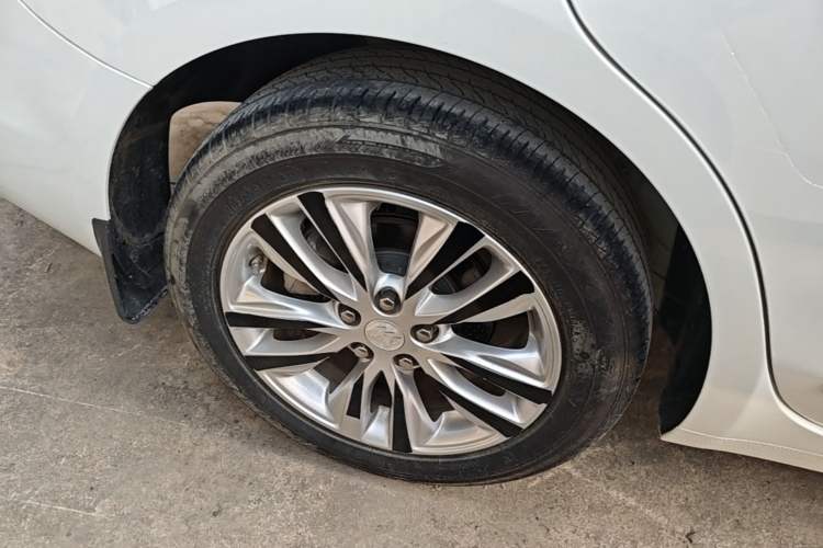 Used Buick GT 2021 Revised Version Flagship 1.5L Automatic Elite Edition Right Rear Wheel Hub