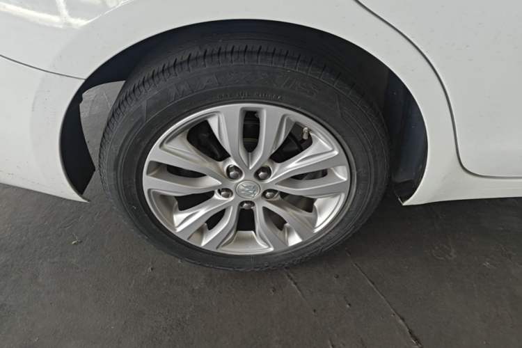 Used Buick GT 2021 Exemplar 1.5L Automatic Elite Version Right Rear Wheel Hub