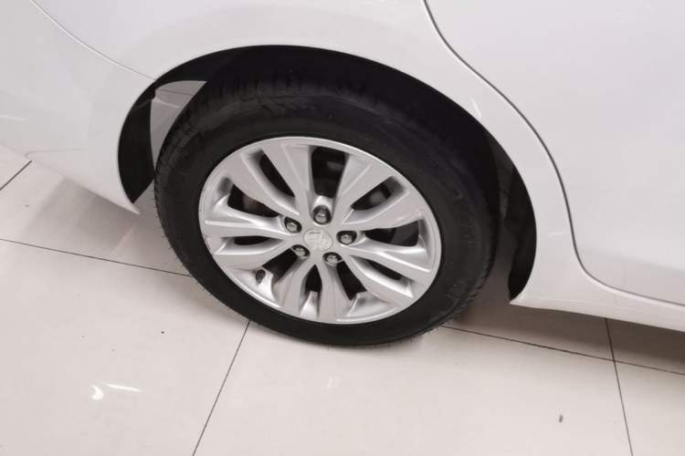 Used Buick GT 2021 Revised Version Flagship 1.5L Automatic Elite Edition Right Rear Wheel Hub