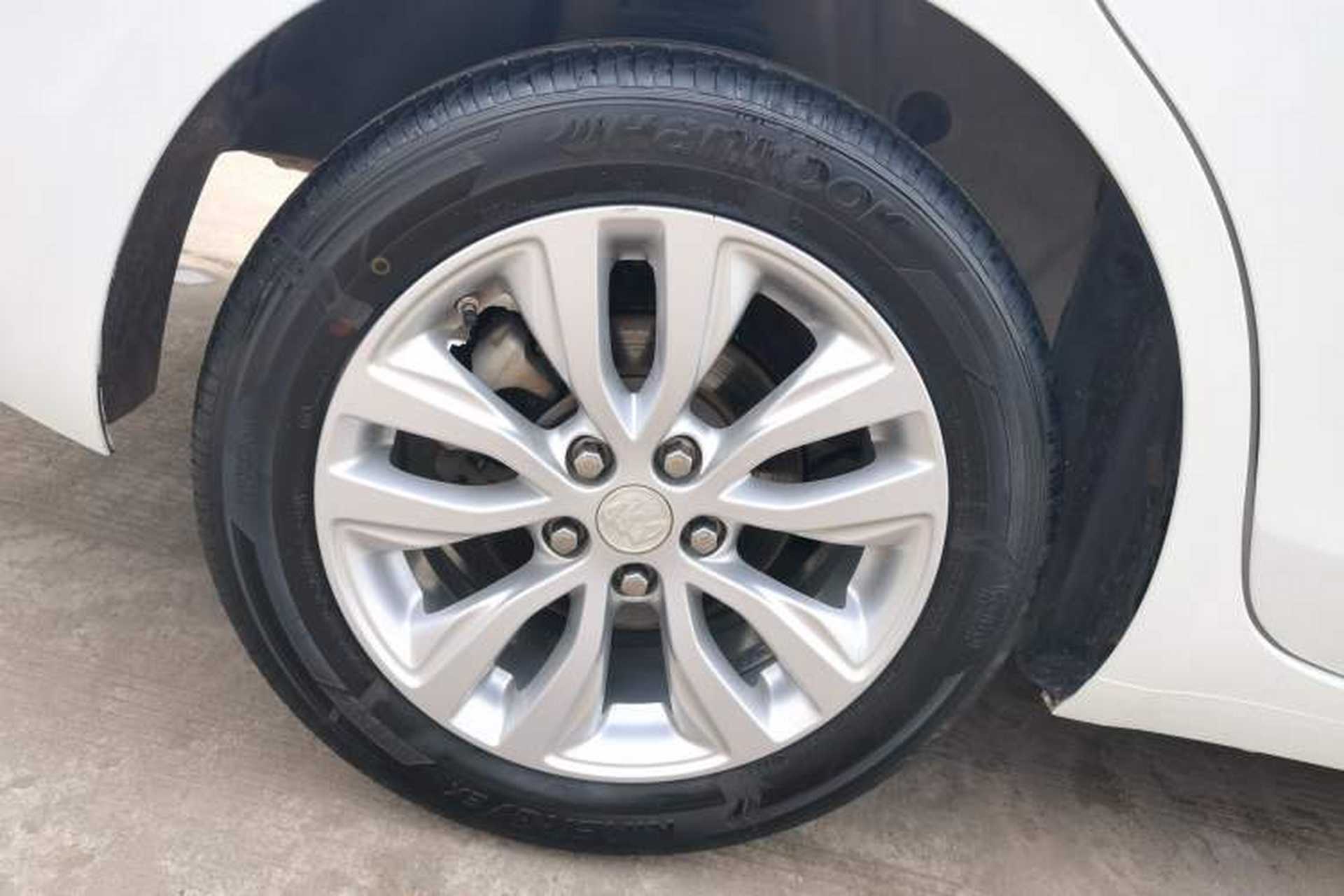 Used Buick GT 2021 Revised Version Flagship 1.5L Automatic Elite Edition Right Rear Wheel Hub