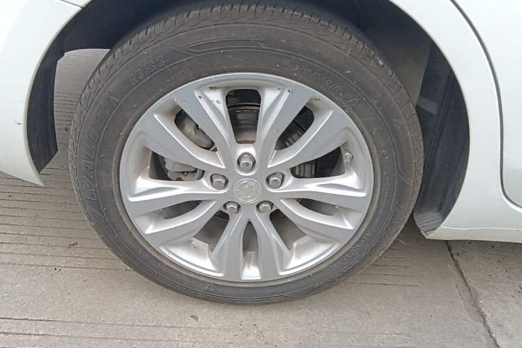 Used Buick GT 2021 Revised Version Flagship 1.5L Automatic Elite Edition Right Rear Wheel Hub