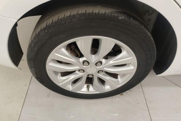 Used Buick GT 2021 Revised Version Flagship 1.5L Automatic Elite Edition Right Rear Wheel Hub