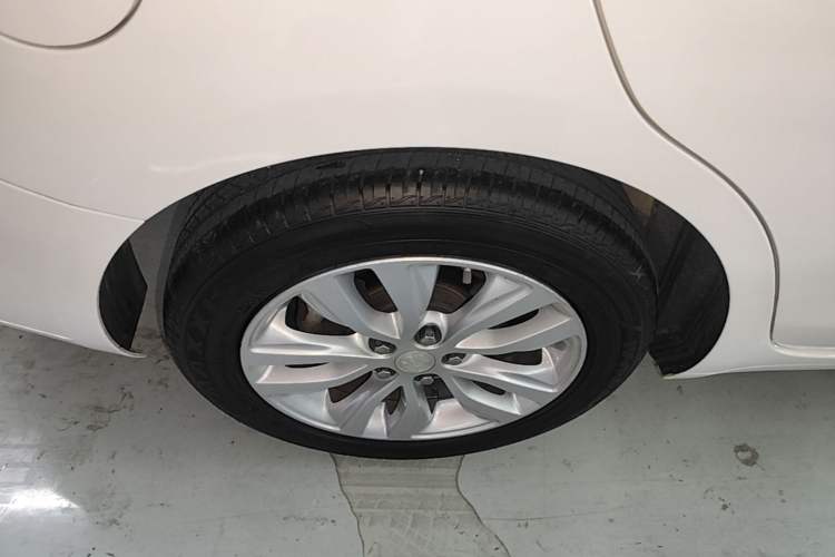 Used Buick GT 2021 Exemplar 1.5L Automatic Elite Version Right Rear Wheel Hub