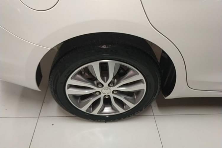 Used Buick GT 2021 Revised Version 1.3T Automatic Mild Hybrid Elite Edition Right Rear Wheel Hub