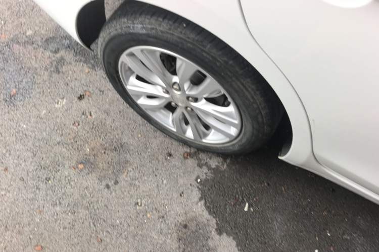 Used Buick GT 2021 Revised Version Flagship 1.5L Automatic Elite Edition Right Rear Wheel Hub