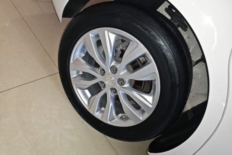 Used Buick GT 2021 Revised Version Flagship 1.5L Automatic Elite Edition Right Rear Wheel Hub