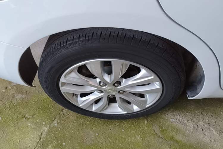 Used Buick GT 2021 Revised Version Flagship 1.5L Automatic Elite Edition Right Rear Wheel Hub