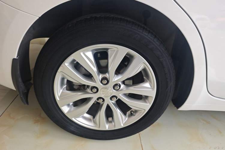Used Buick GT 2021 Revised Version Flagship 1.5L Automatic Elite Edition Right Rear Wheel Hub