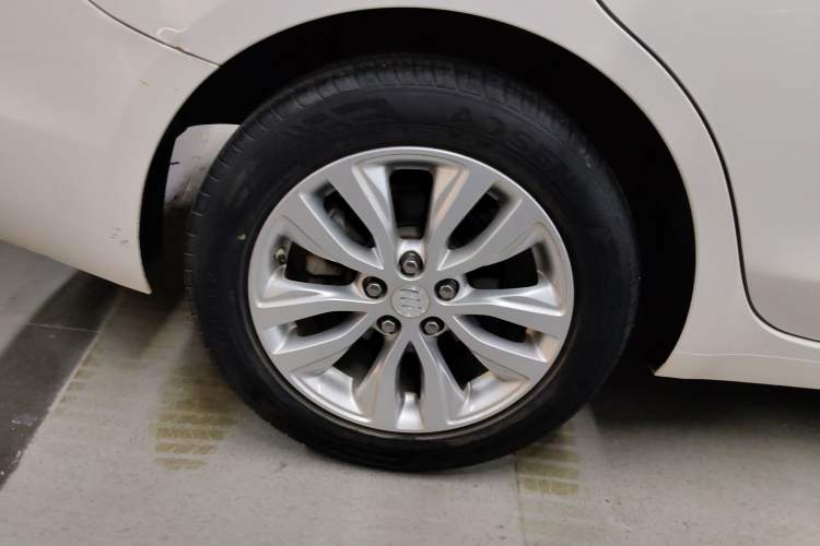 Used Buick GT 2021 Revised Version Flagship 1.5L Automatic Elite Edition Right Rear Wheel Hub