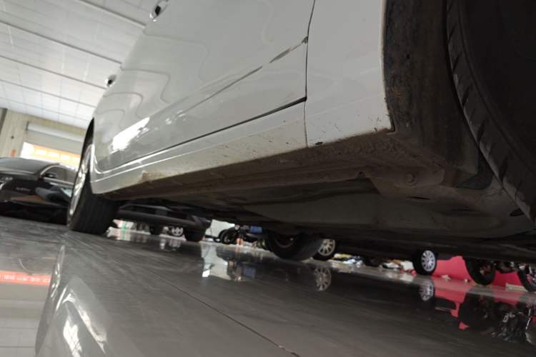 Used Buick GT 2021 Exemplar 1.5L Automatic Elite Version Right Side Sill