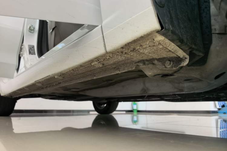 Used Buick GT 2021 Exemplar 1.5L Automatic Elite Version Right Side Sill