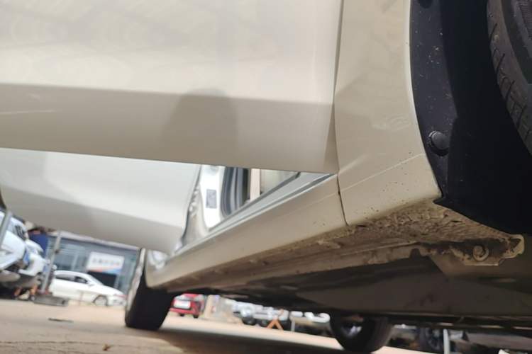 Used Buick GT 2021 Exemplar 1.5L Automatic Elite Version Right Side Sill