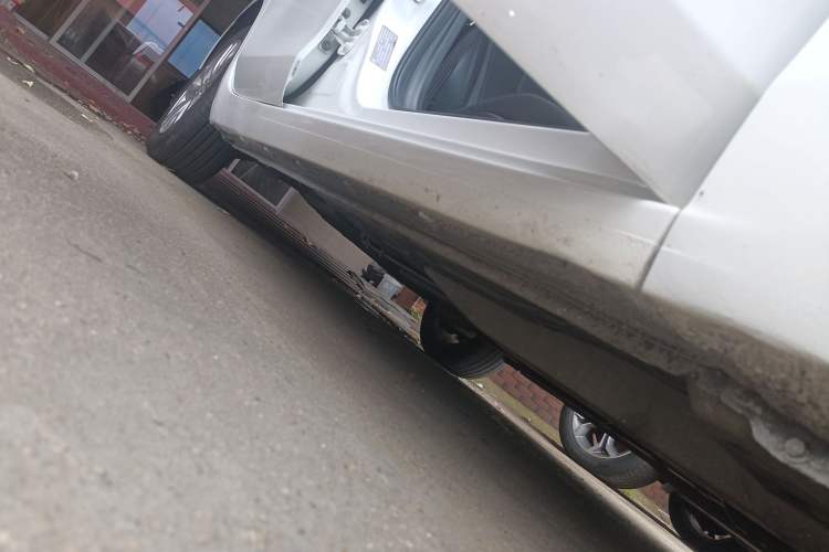 Used Buick GT 2021 Revised Version Flagship 1.5L Automatic Elite Edition Right Side Sill