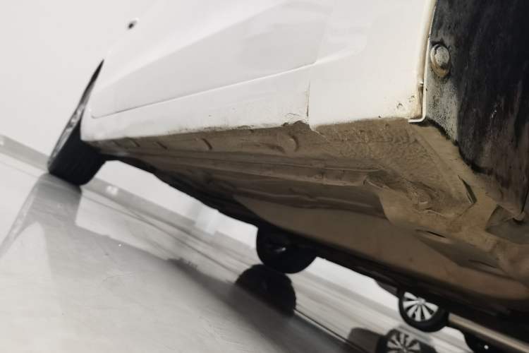 Used Buick GT 2021 Revised Version 1.3T Automatic Mild Hybrid Elite Edition Right Side Sill