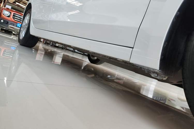 Used Buick GT 2021 Revised Version Flagship 1.5L Automatic Entry-Level Trim Right Side Sill