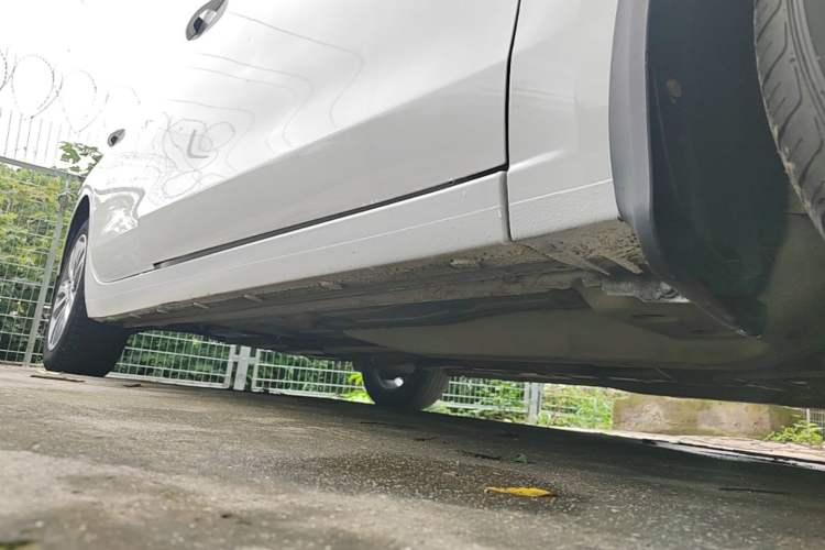 Used Buick GT 2021 Revised Version 1.3T Automatic Mild Hybrid Elite Edition Right Side Sill