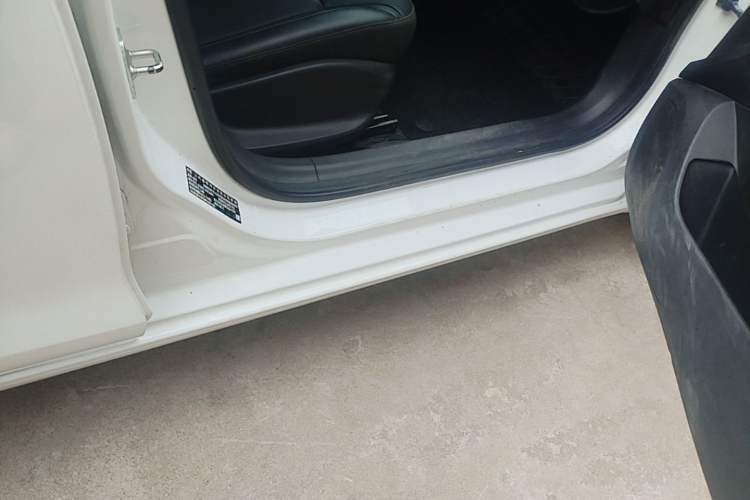 Used Buick GT 2021 Revised Version Flagship 1.5L Automatic Elite Edition Right Side Sill