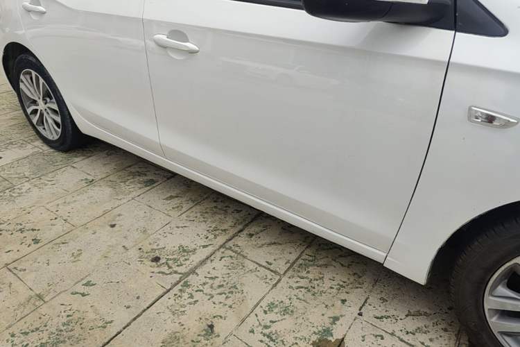 Used Buick GT 2021 1.3T Automatic Mild Hybrid Elite Version Right Side Sill