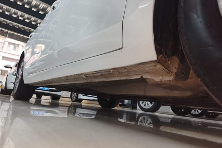 Used Buick GT 2021 Revised Version 1.3T Automatic Mild Hybrid Elite Edition Right Side Sill
