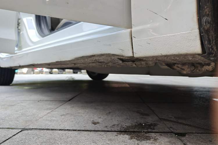 Used Buick GT 2021 Exemplar 1.5L Automatic Elite Version Right Side Sill