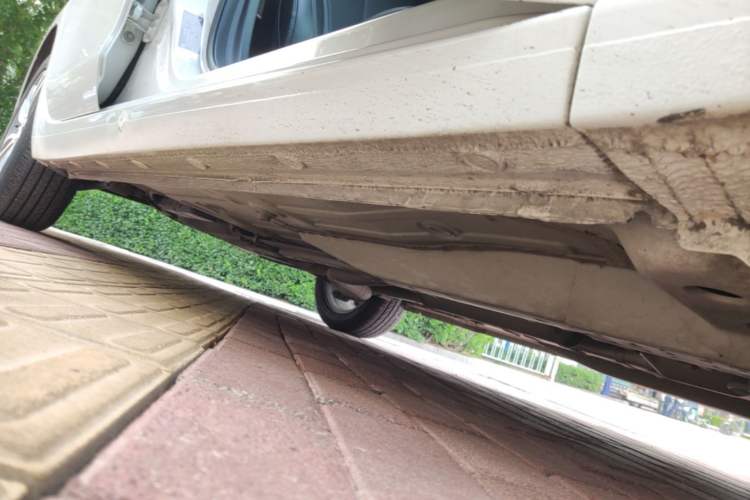 Used Buick GT 2021 1.3T Automatic Mild Hybrid Elite Version Right Side Sill