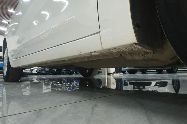 Used Buick GT 2021 Revised Version Flagship 1.5L Automatic Elite Edition Right Side Sill