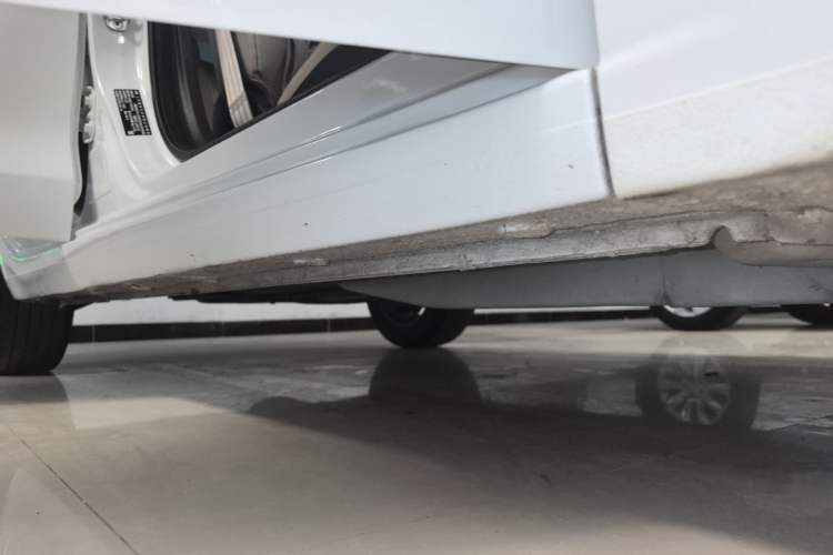 Used Buick GT 2021 Exemplar 1.5L Automatic Elite Version Right Side Sill