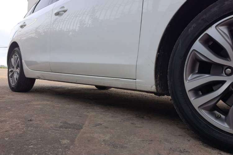 Used Buick GT 2021 Revised Version 1.3T Automatic Mild Hybrid Elite Edition Right Side Sill