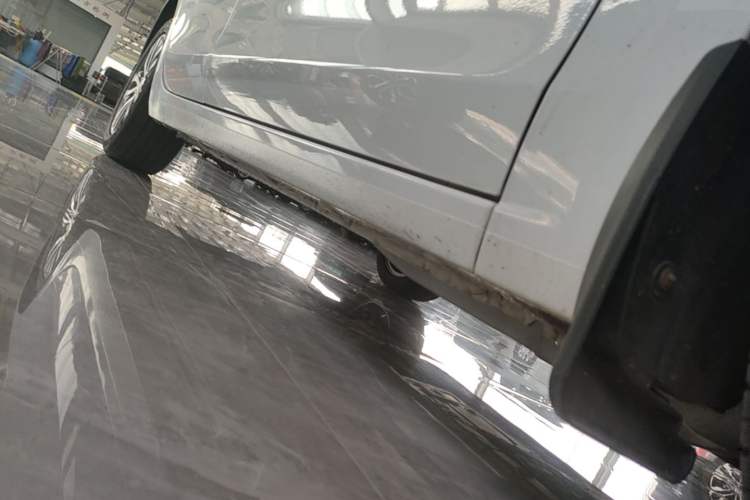 Used Buick GT 2021 1.3T Automatic Mild Hybrid Elite Version Right Side Sill