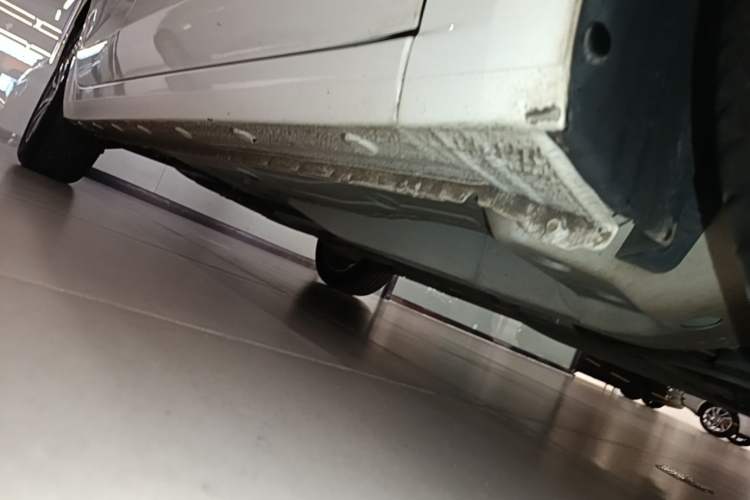 Used Buick GT 2021 Revised Version 1.3T Automatic Mild Hybrid Elite Edition Right Side Sill