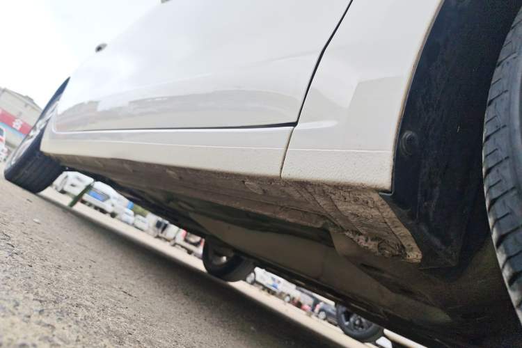 Used Buick GT 2021 Revised Version 1.3T Automatic Mild Hybrid Elite Edition Right Side Sill