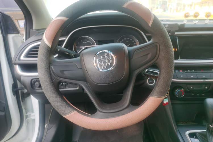 Used Buick GT 2021 1.3T Automatic Mild Hybrid Elite Version Steering Wheel
