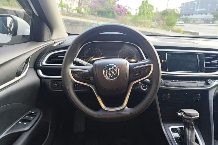 Used Buick GT 2021 Revised Version Flagship 1.5L Automatic Entry-Level Trim Steering Wheel