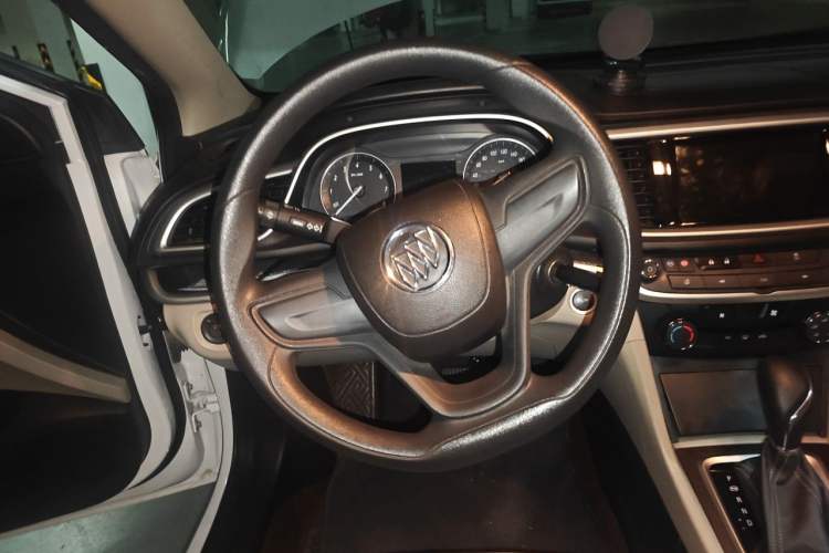 Used Buick GT 2021 Exemplar 1.5L Automatic Elite Version Steering Wheel