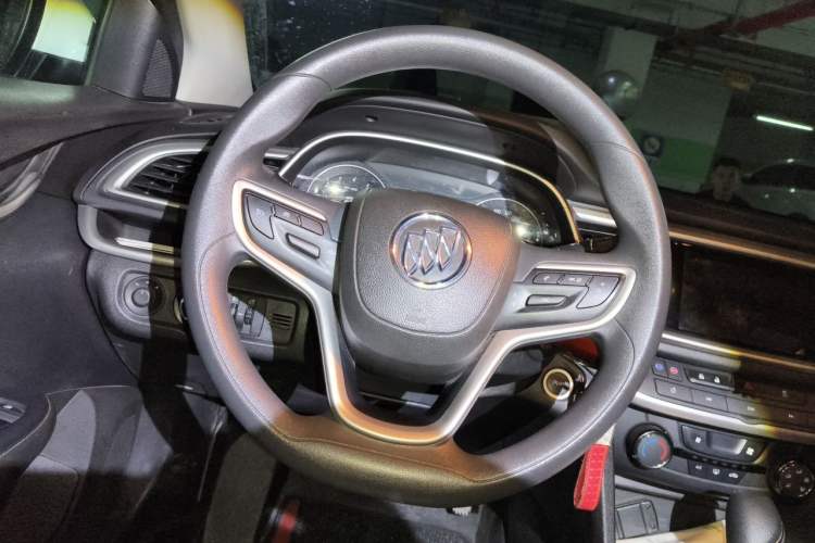 Used Buick GT 2021 Revised Version Flagship 1.5L Automatic Elite Edition Steering Wheel