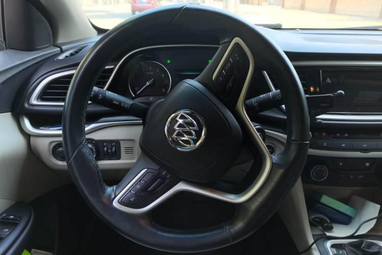 Used Buick GT 2021 Exemplar 1.5L Automatic Elite Version Steering Wheel