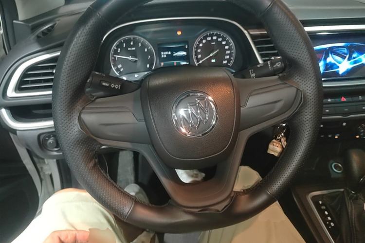 Used Buick GT 2021 1.3T Automatic Mild Hybrid Elite Version Steering Wheel
